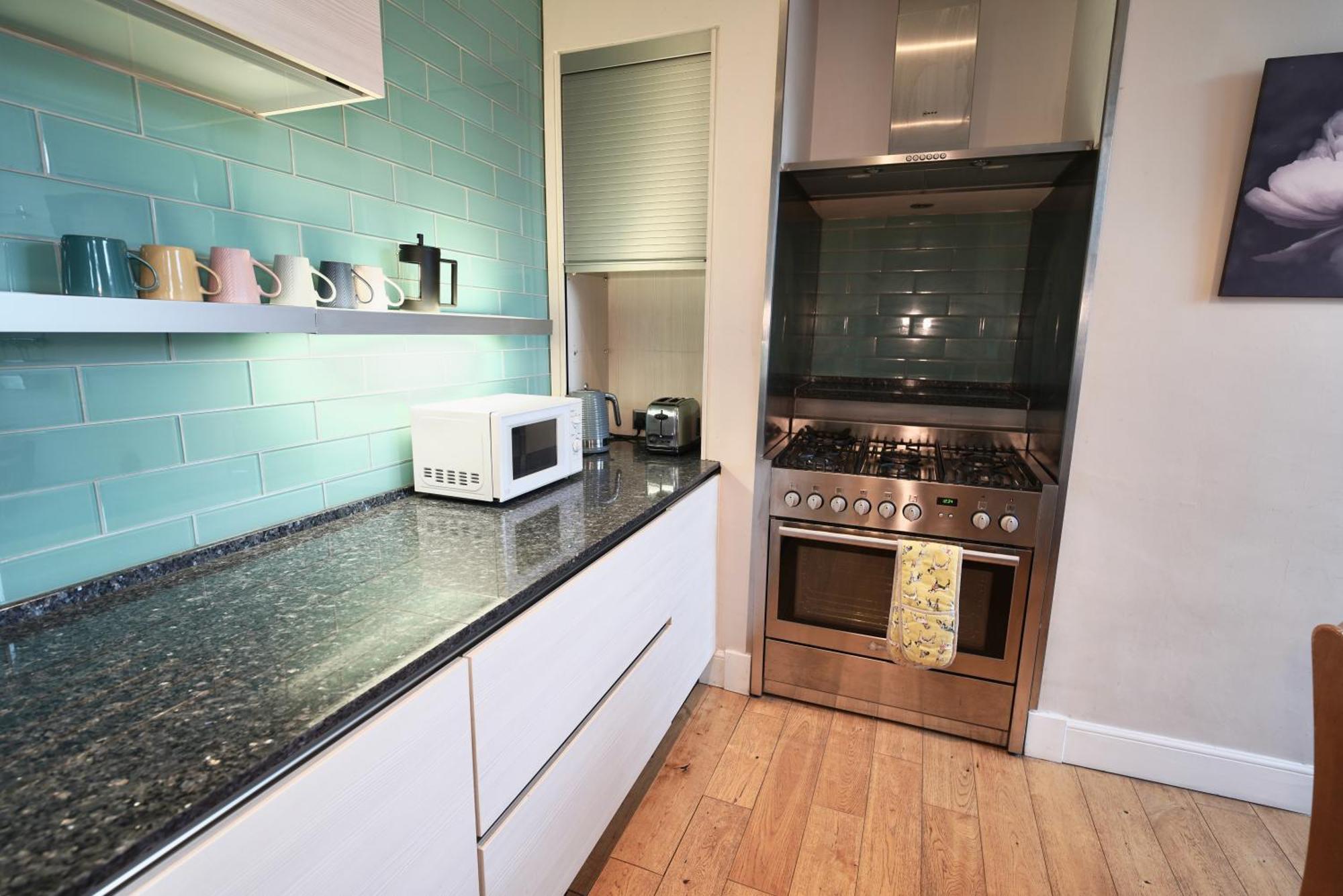 Spacious 2 Bed Apt Next To Royal Mile & Waverley Edimburgo Exterior foto