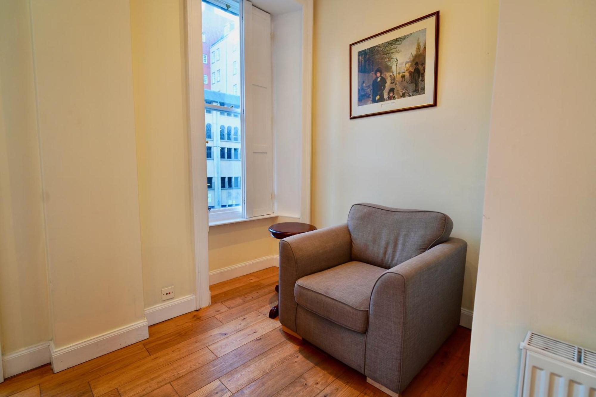 Spacious 2 Bed Apt Next To Royal Mile & Waverley Edimburgo Exterior foto