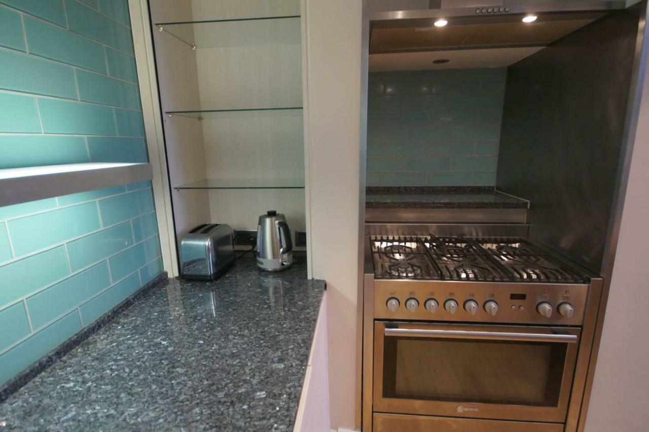 Spacious 2 Bed Apt Next To Royal Mile & Waverley Edimburgo Exterior foto