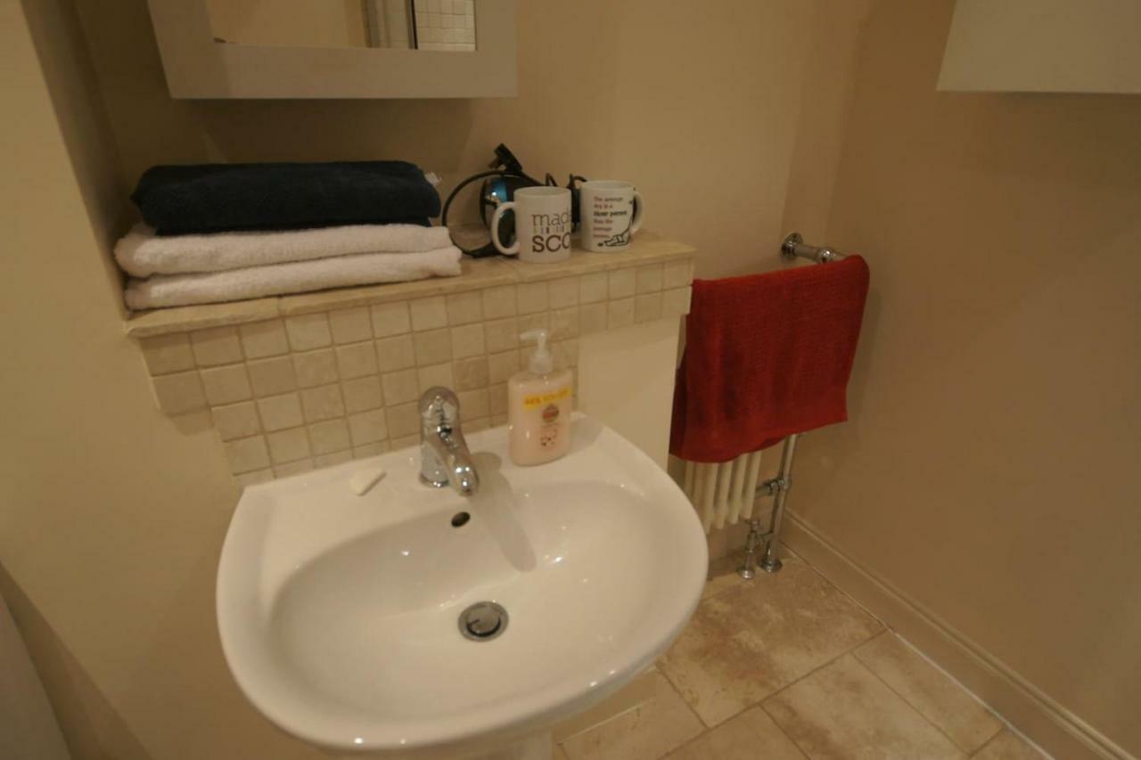 Spacious 2 Bed Apt Next To Royal Mile & Waverley Edimburgo Exterior foto