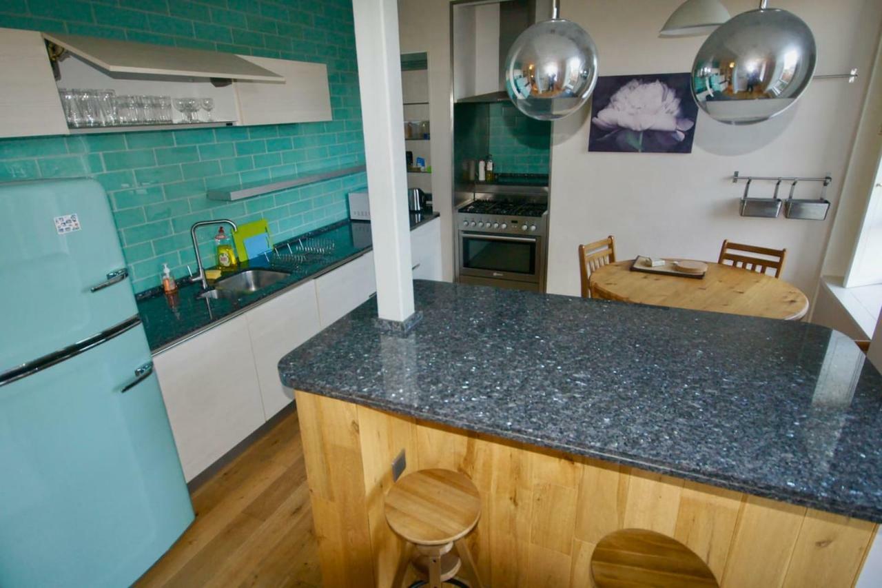 Spacious 2 Bed Apt Next To Royal Mile & Waverley Edimburgo Exterior foto