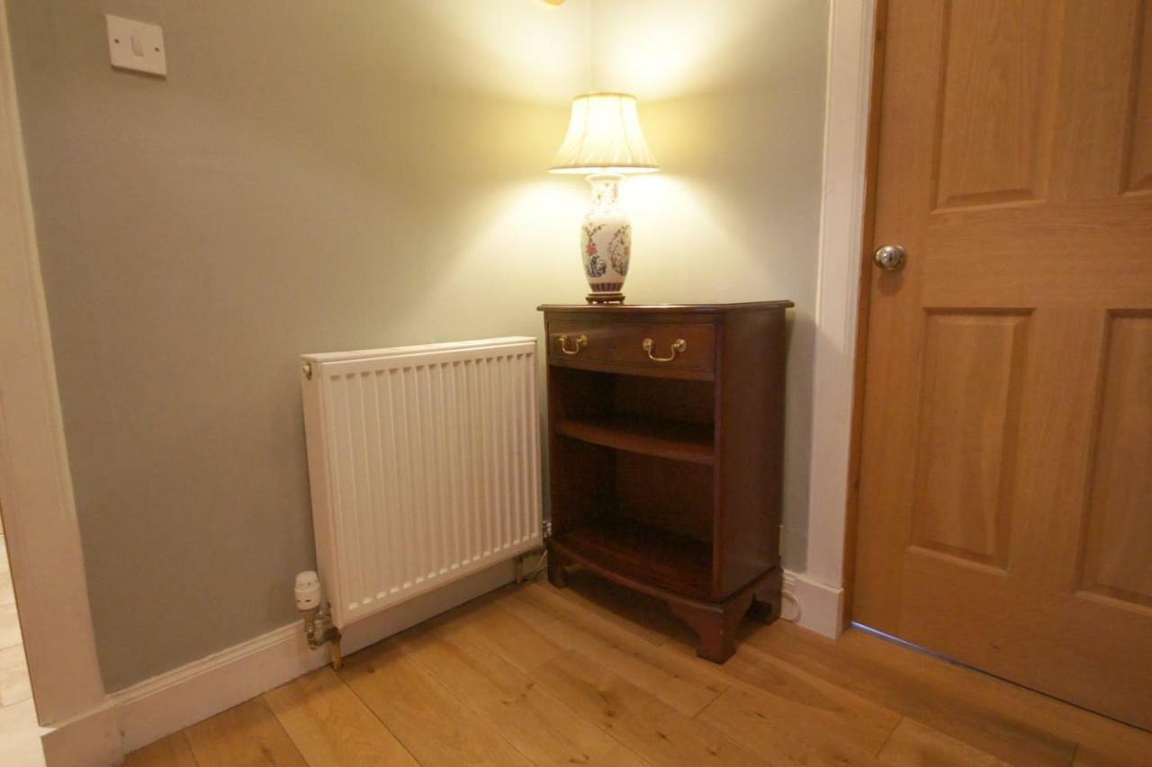 Spacious 2 Bed Apt Next To Royal Mile & Waverley Edimburgo Exterior foto